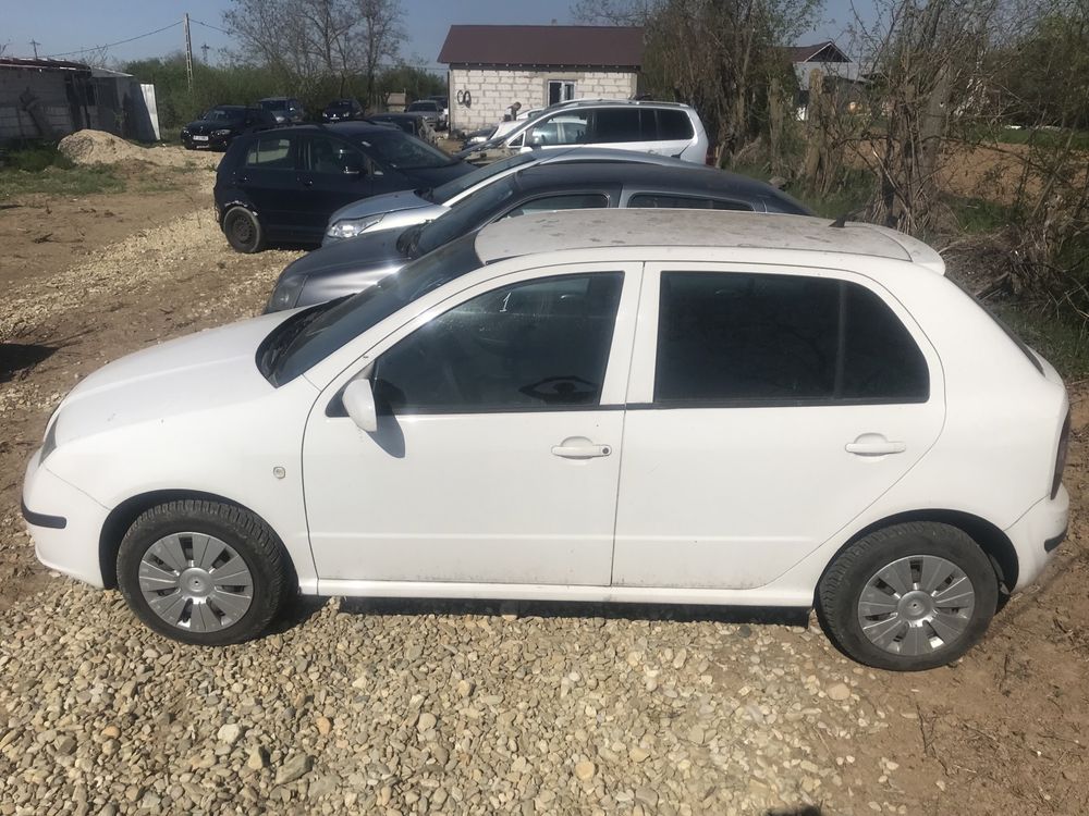 Dezmembrez Skoda Fabia 1.2 benzina