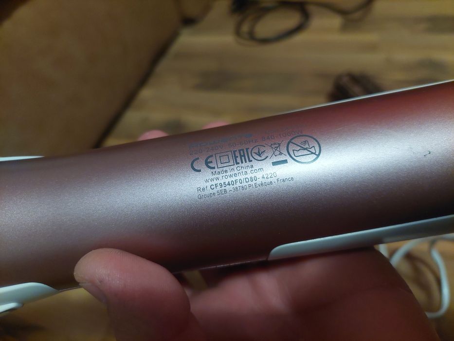 Perie rotativa Rowenta cu diverse trepte de viteza ,doua capete