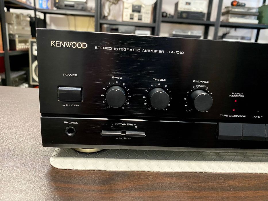 Транзисторен усилвател Kenwood