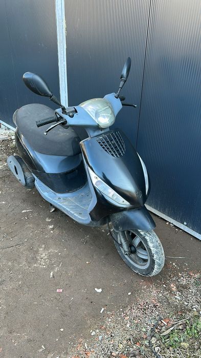 Piaggio liberty 50 cc 2t  și Piaggio zip 4t