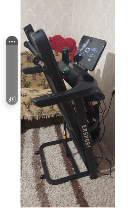 Продам беговую дорожку.