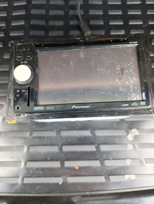 Срочно продам автомагнитолу на запчасти