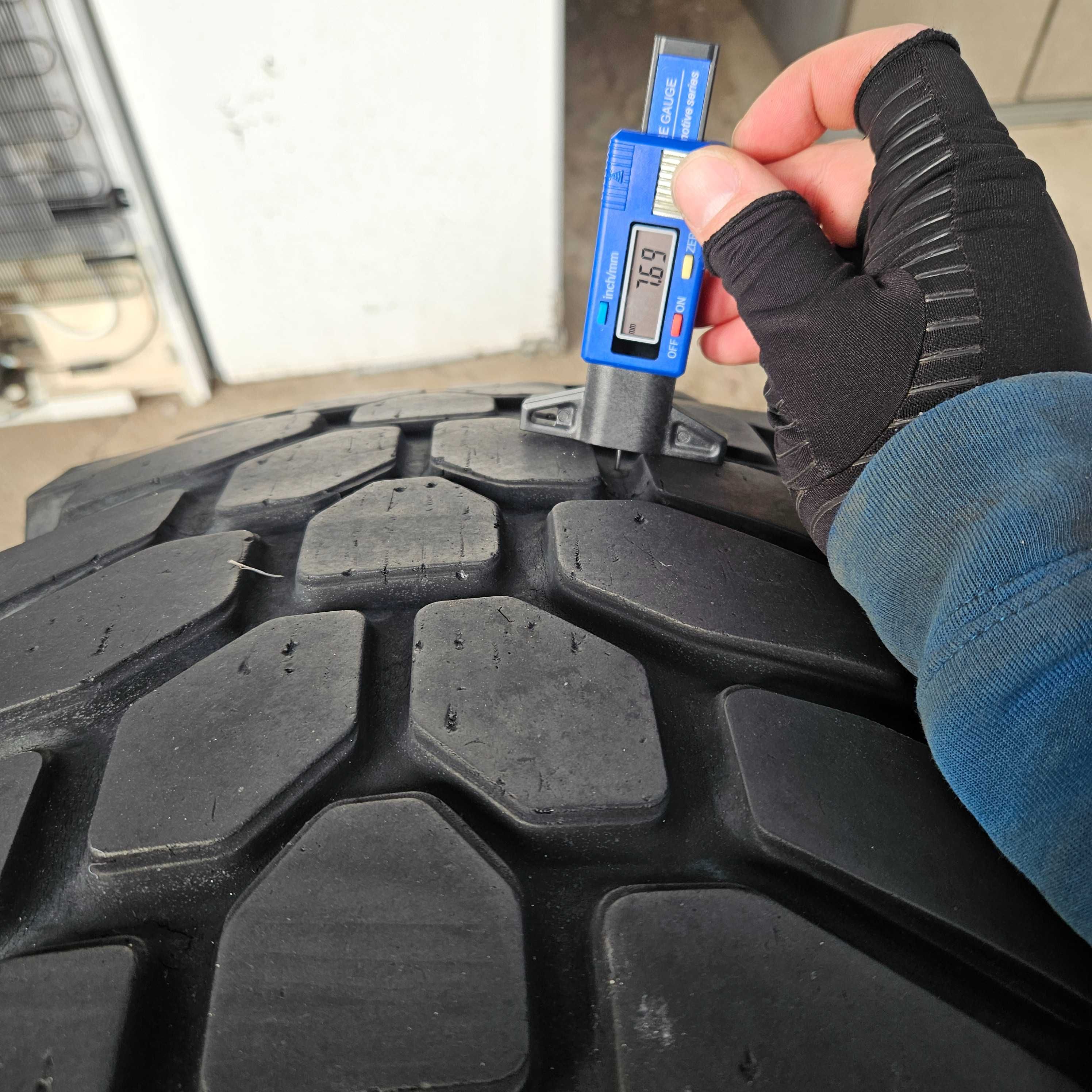 2 тежкотоварни гуми 12.5R20 (335/80R20) Dunlop SP PG8 MPT 147K Germany