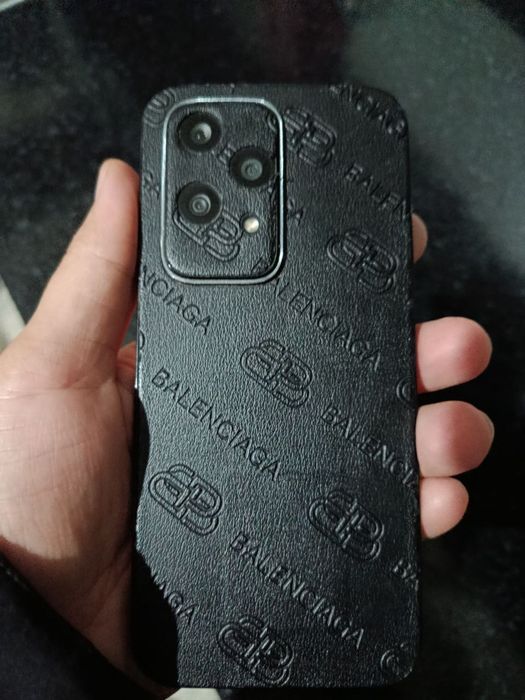 Honor 200 lite 8/256 sotiladi uzimiki yaxshi ishlatilgan karobka bor