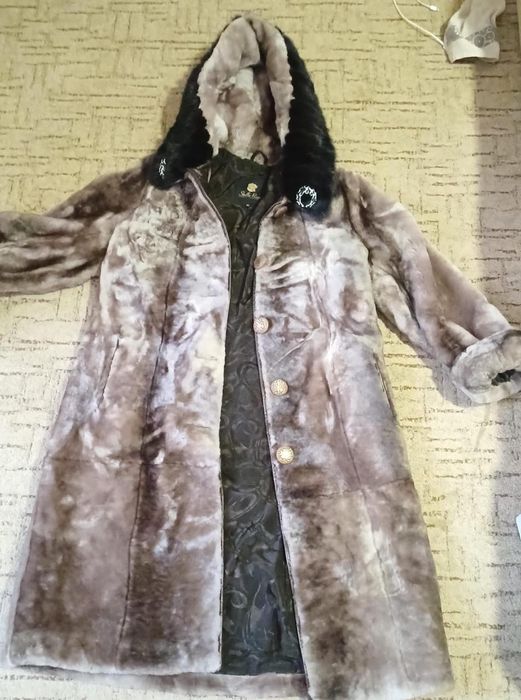Продам шубу (натуральный мех)