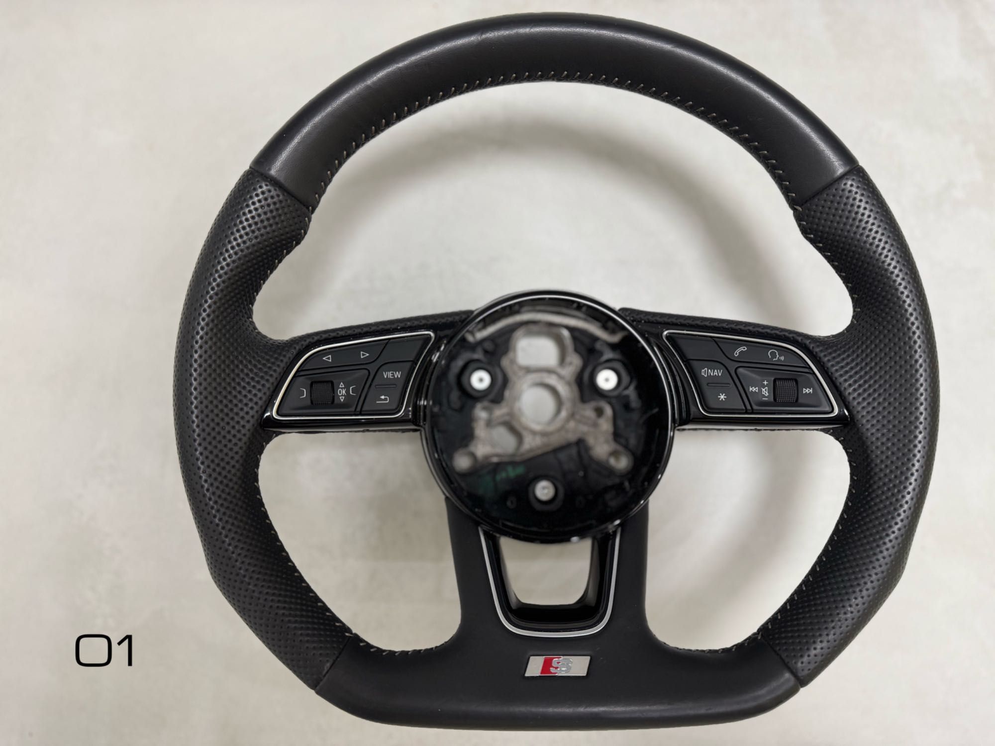 Волан Audi A3 A4 A5 A6 A7 A8 S3 S4 S5 Q3 Q5 кормило