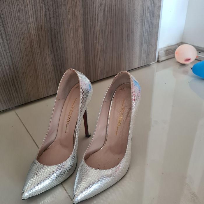 Pantofi Vicino argintii