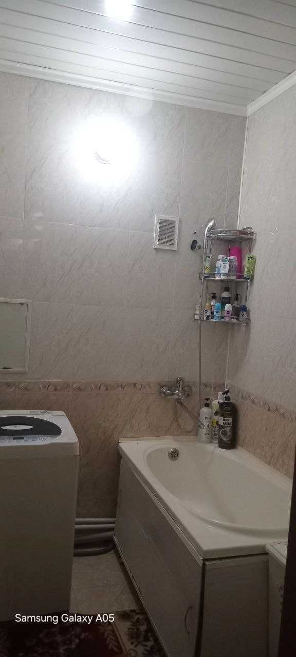 3/3/9 Xonali uy Sotiladi Markaz 2 oloy bozori 17 maktab