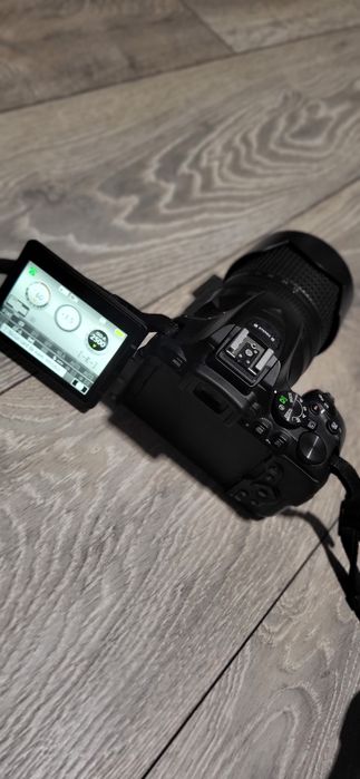 Vând Nikon D5600