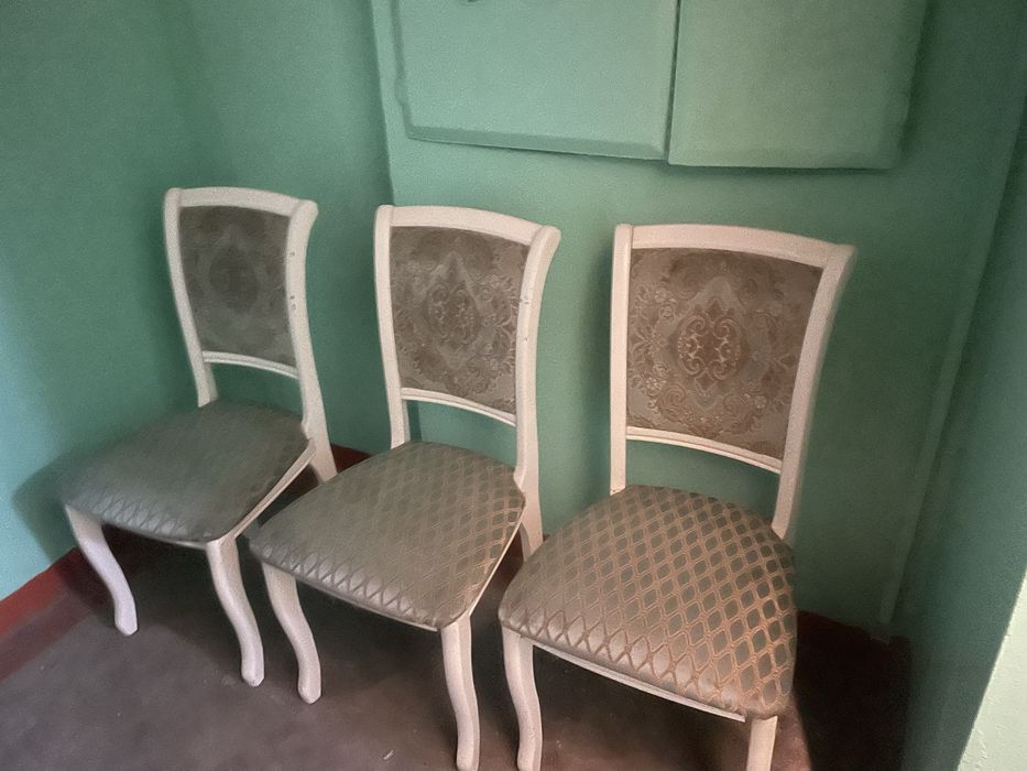 Продам стулья на кухню