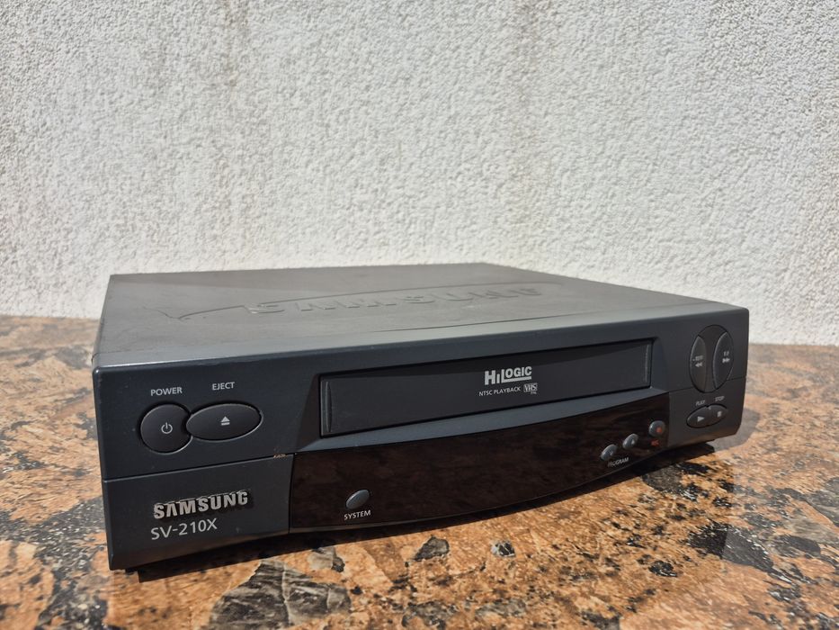 Vand video Marca Samsung model SV-210X , Made in Spain 

- video caset