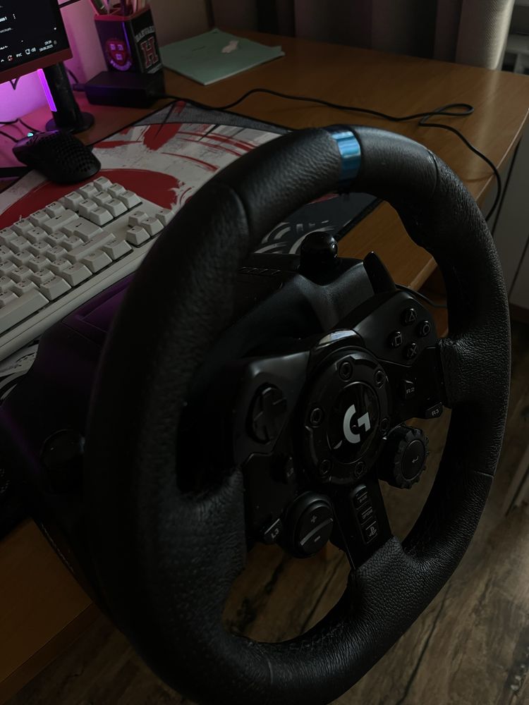 Руль Logitech g923