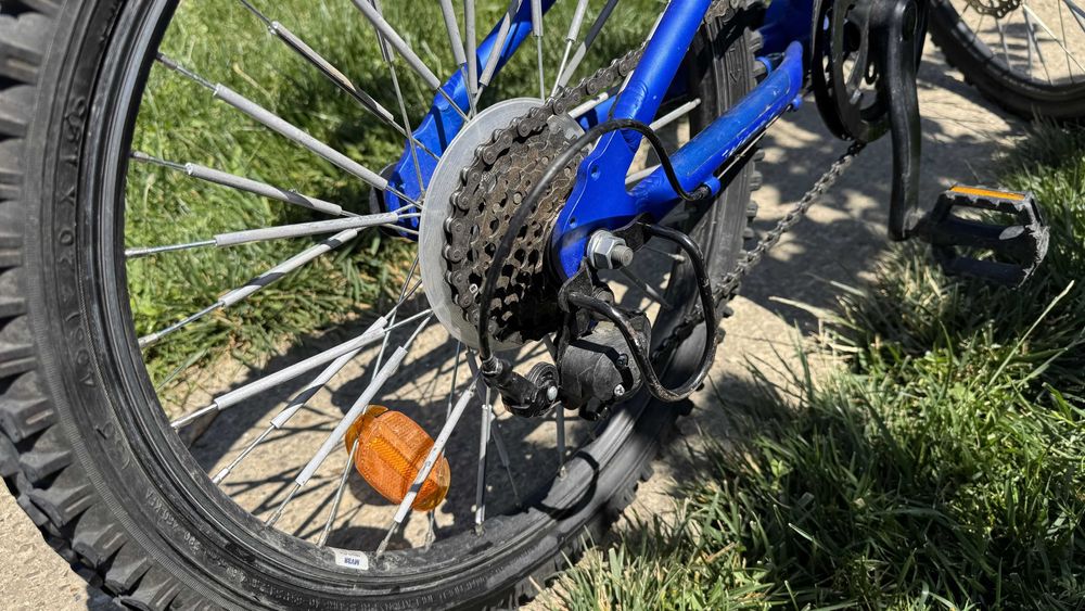 Bicicletă Mountain Bike – roți 20” – stare bună, ideală 6–10 ani