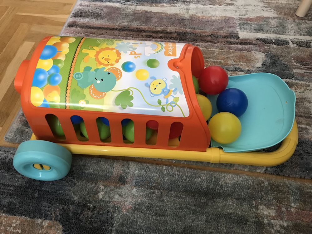 Количка Fisher Price с топки