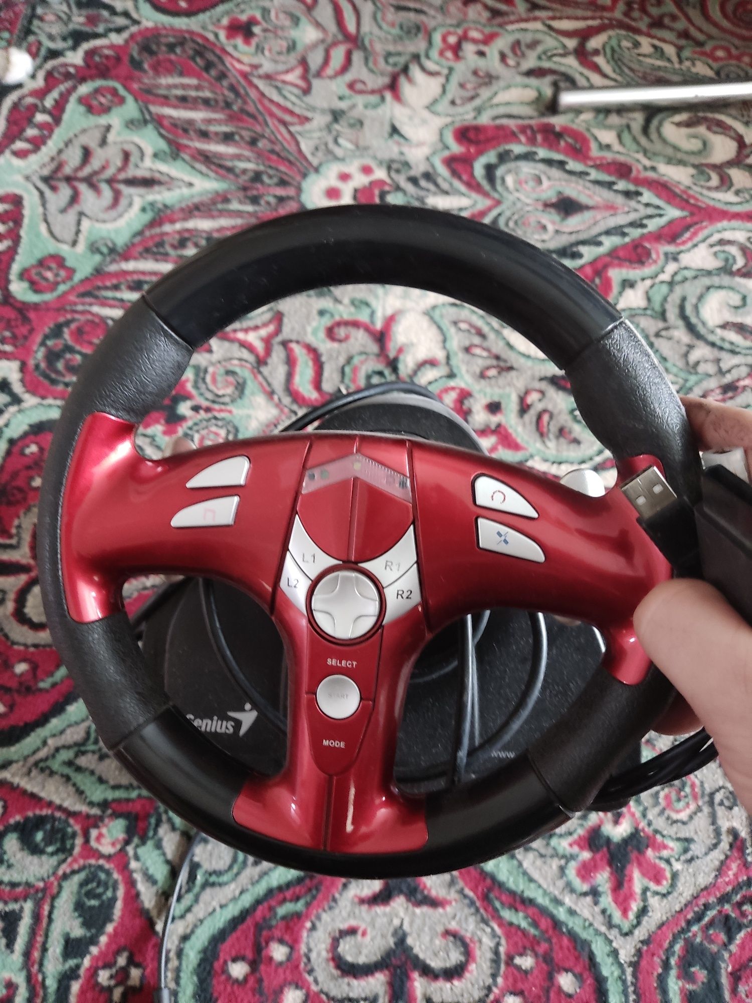 Игровой руль для компьютера
