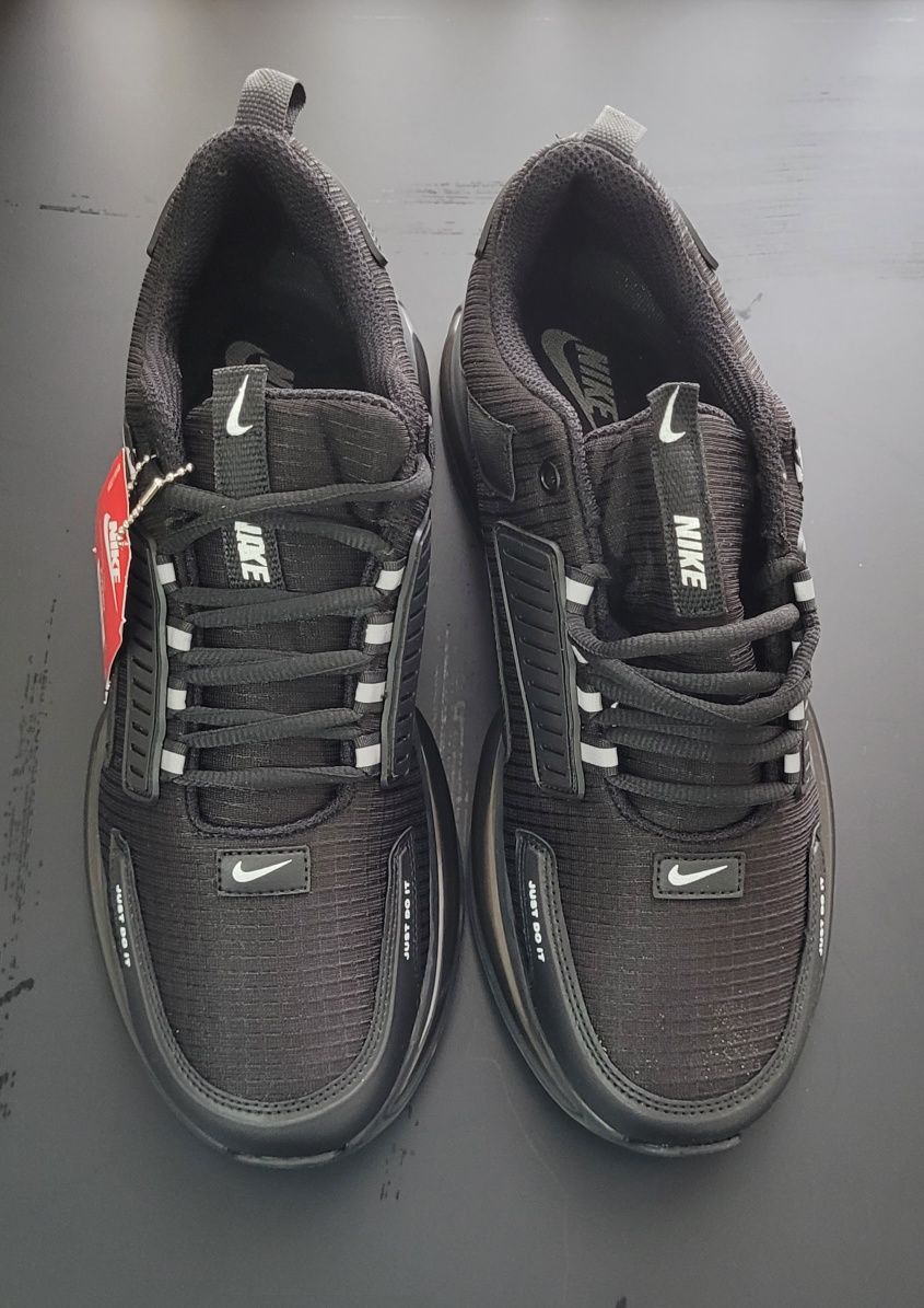 Adidasi NIKE Air Max Pulse