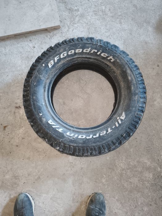 Покрышка от уаз р 16.