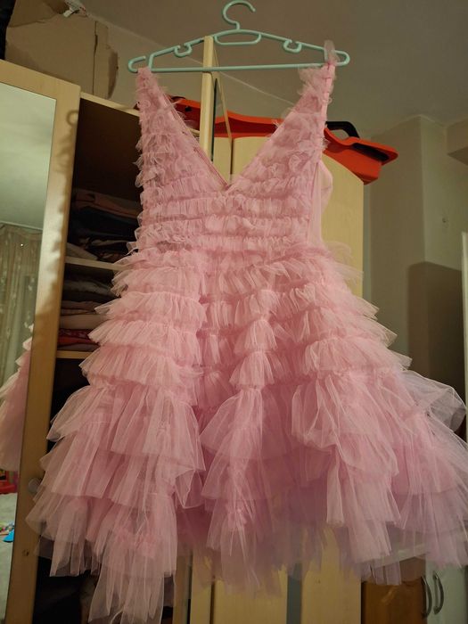 Продавам официална рокля за повод.. При интерес моля на ЛС