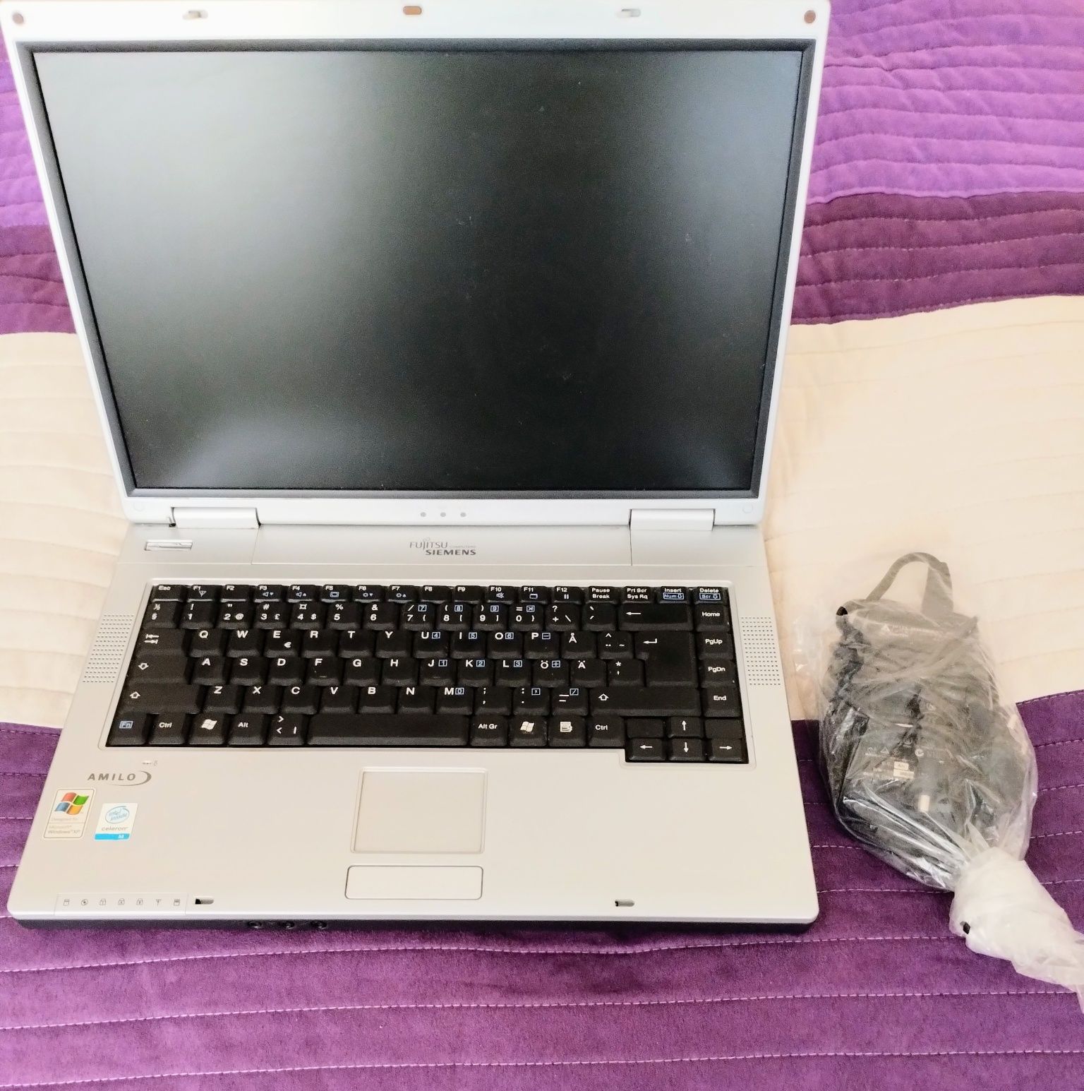 Laptop Fujitsu Siemens Amilo L1300 DEFECT cu Microsoft Works 7.0