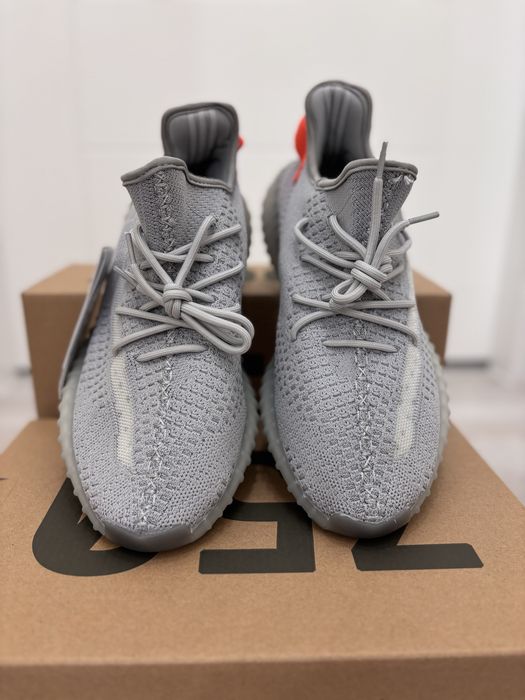 Reducere_Yeezy 350 Tail Light_Premium Quality