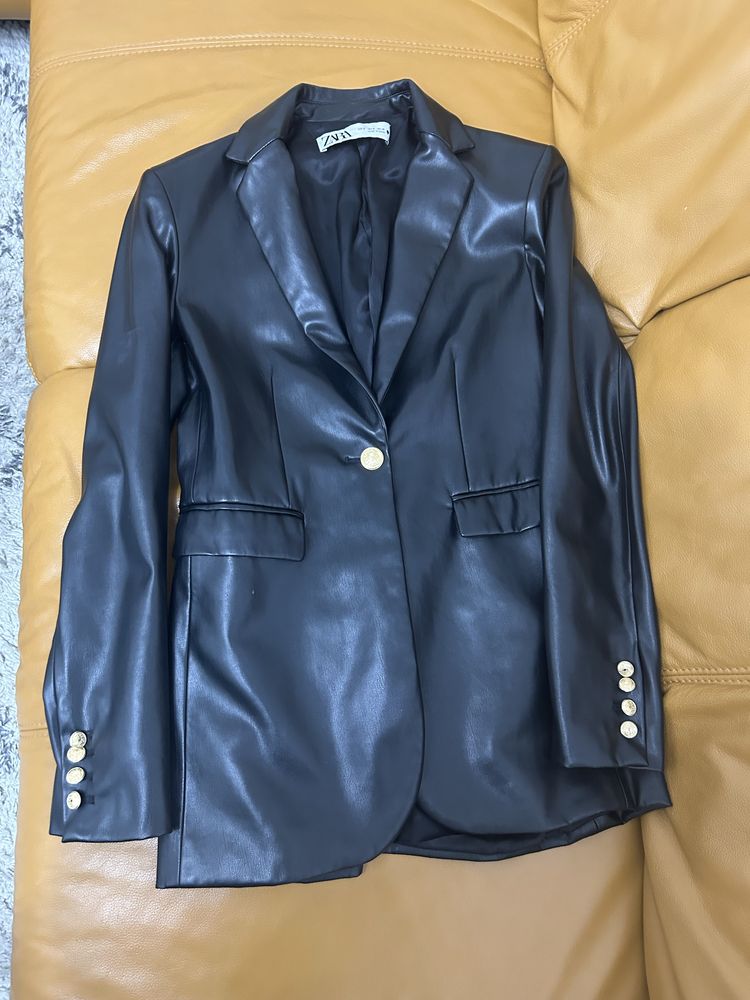 Дамско кожено сако от изкуствена кожа Zara