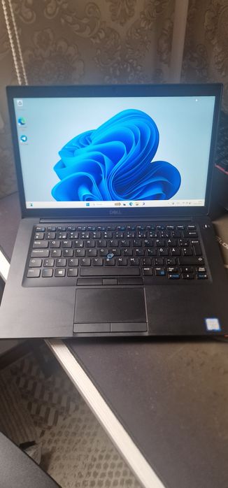 Dell Core i7-8650U operativka ddr4 16gb hotira 256gb m2ssd  i