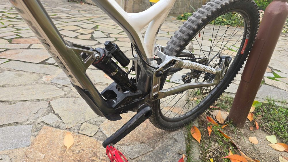 Велосипед Commencal Supreme DH V4 2021 Downhill