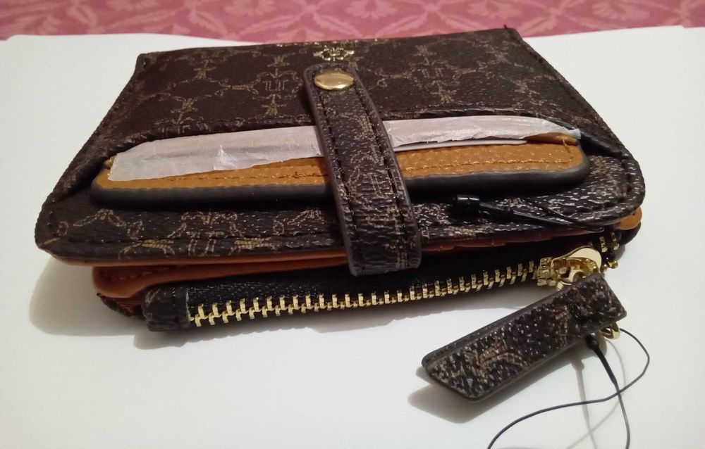 Portofel Nanette Lepore nou cu eticheta