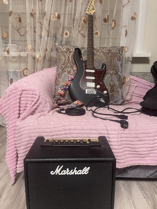 Продаю комбоусиоитель и электрогитару