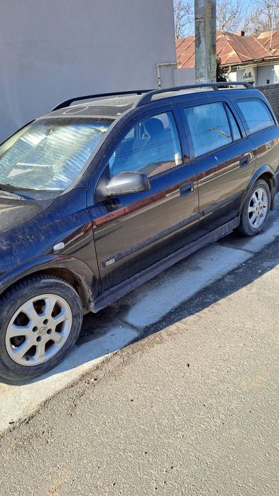 Vând Opel Astra.