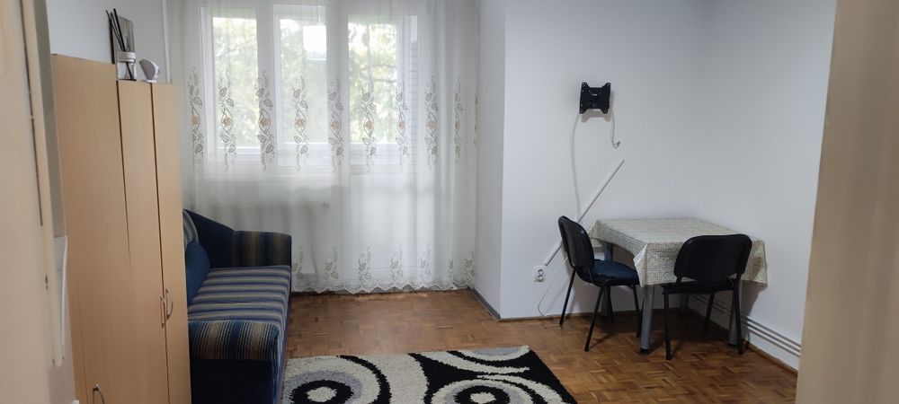 Inchiriez Ap o camera zona Dacia