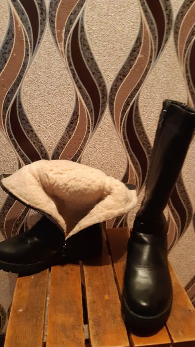 Срочно! Продам зимний сапоги для девочек