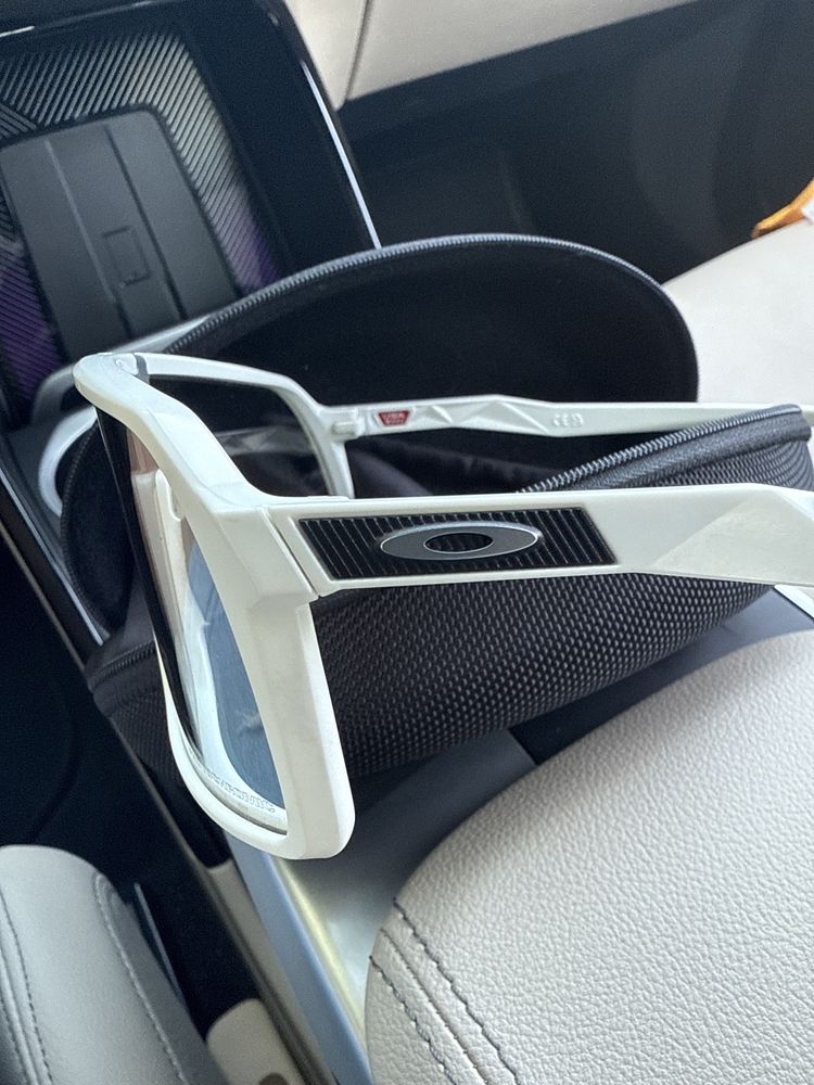 Ochelari Oakley Sutro Photochromic originali 100%