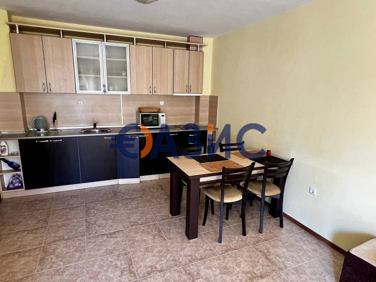 Продава се Двустаен апартамент в к.к. Слънчев бряг - 72 кв.м за 931 €/кв.м - Снимка #3
