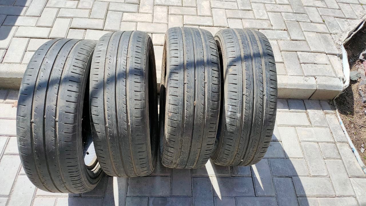 Продам летнюю резину kumho размер 195/55/16