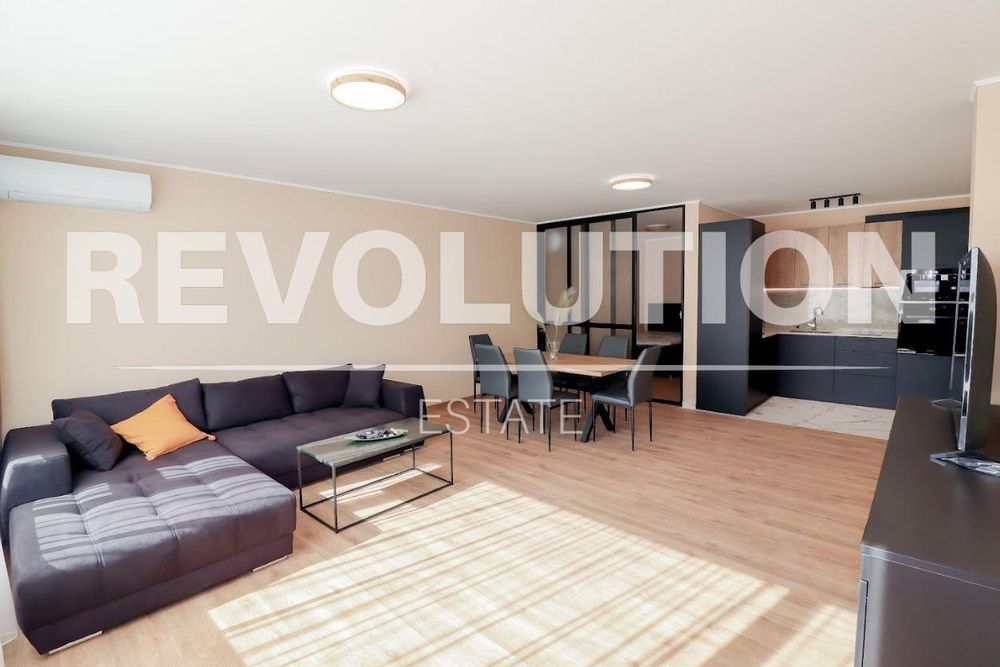 Тристаен апартамент в района на Бриз!