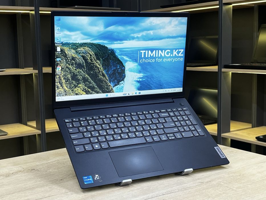 Офисный ноутбук Lenovo V15 G3 - Core i3-1215U/8GB/SSD 512GB/UHD
