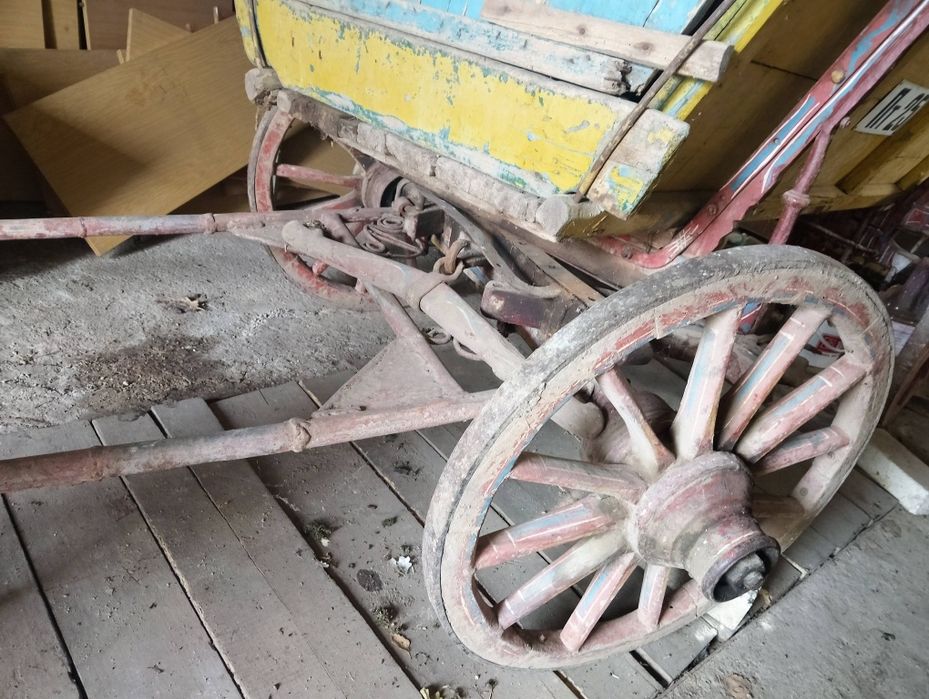 Каруца добре изрисувана подходяща за декорация