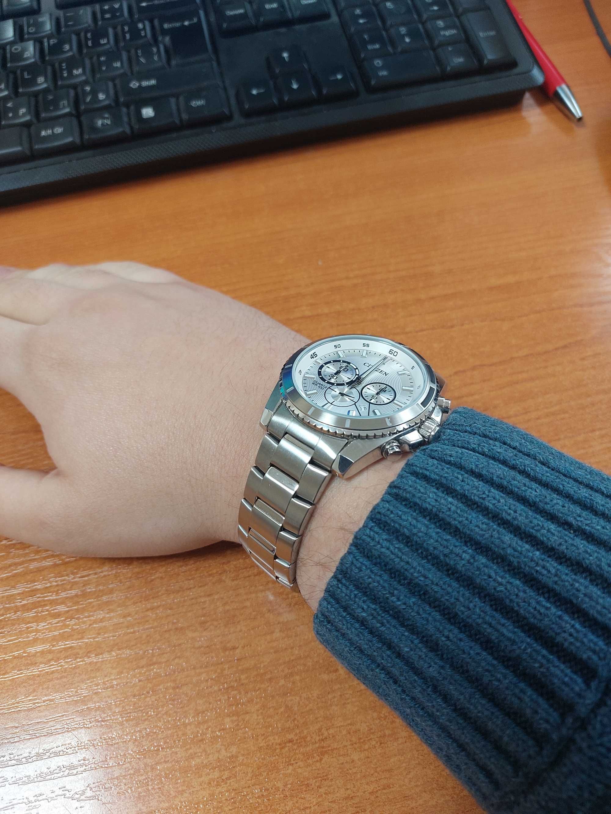 Продавам  часовник Citizen Quartz Chronograph AN8200-50A