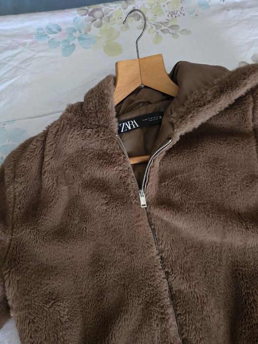 Пухкаво кафяво палто с качулка