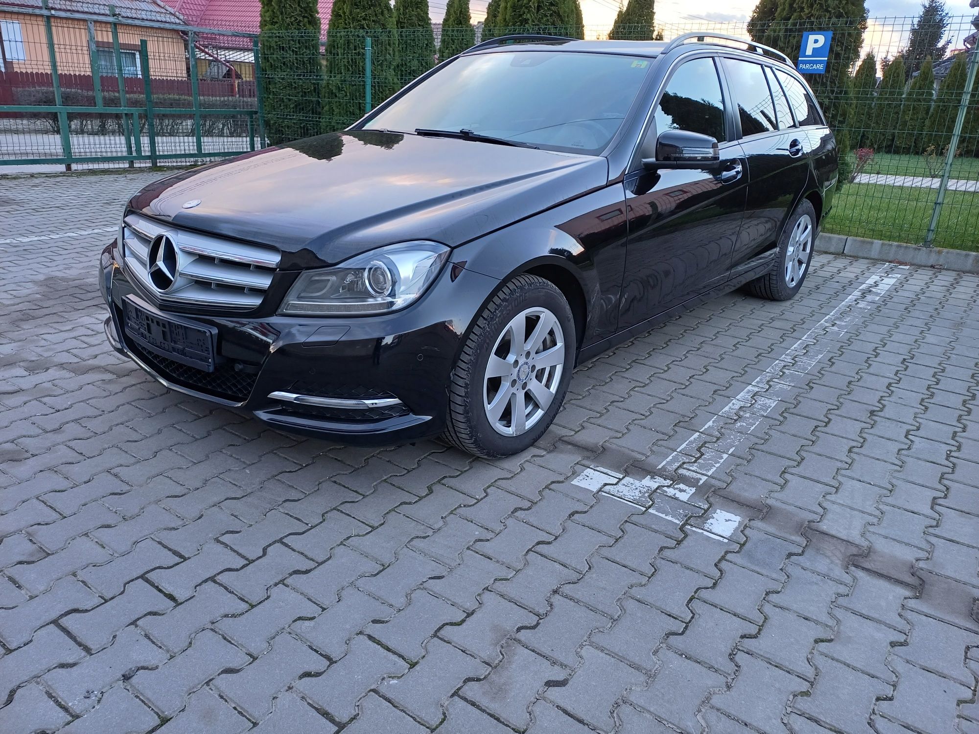 Vând Mercedes-Benz C classa  2013