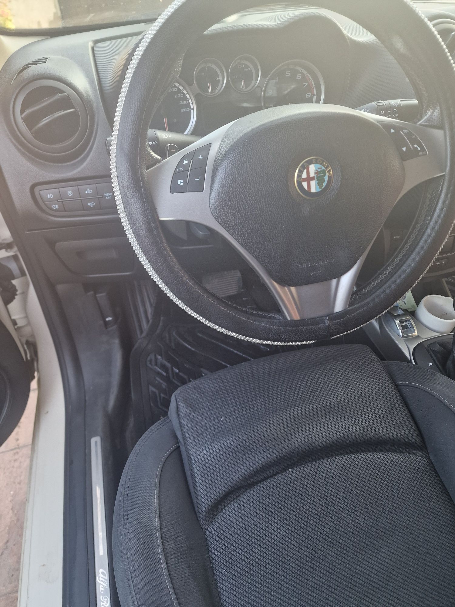 Vând mașină,Alfa Romeo Mito Automată 2012