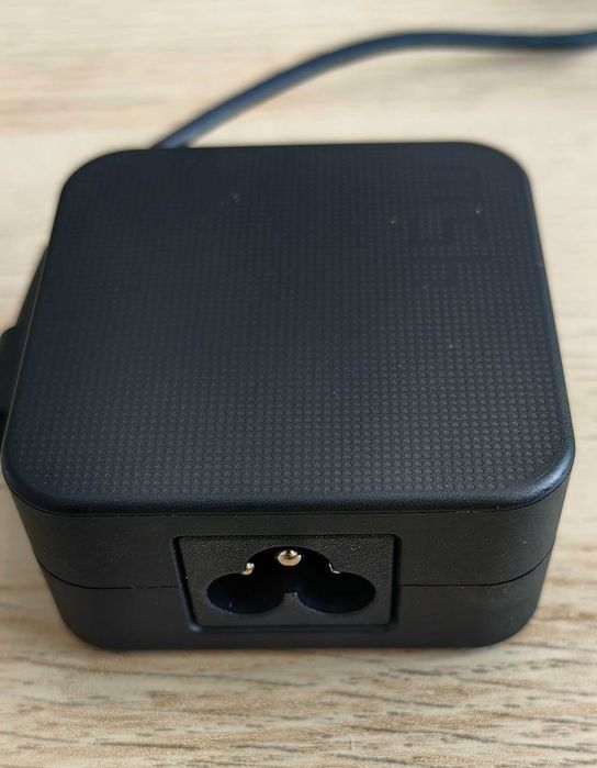 Зарядно ASUS ADP-10280 45W