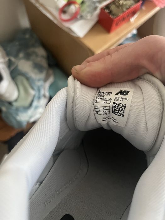 Чисто нови обувки на схема