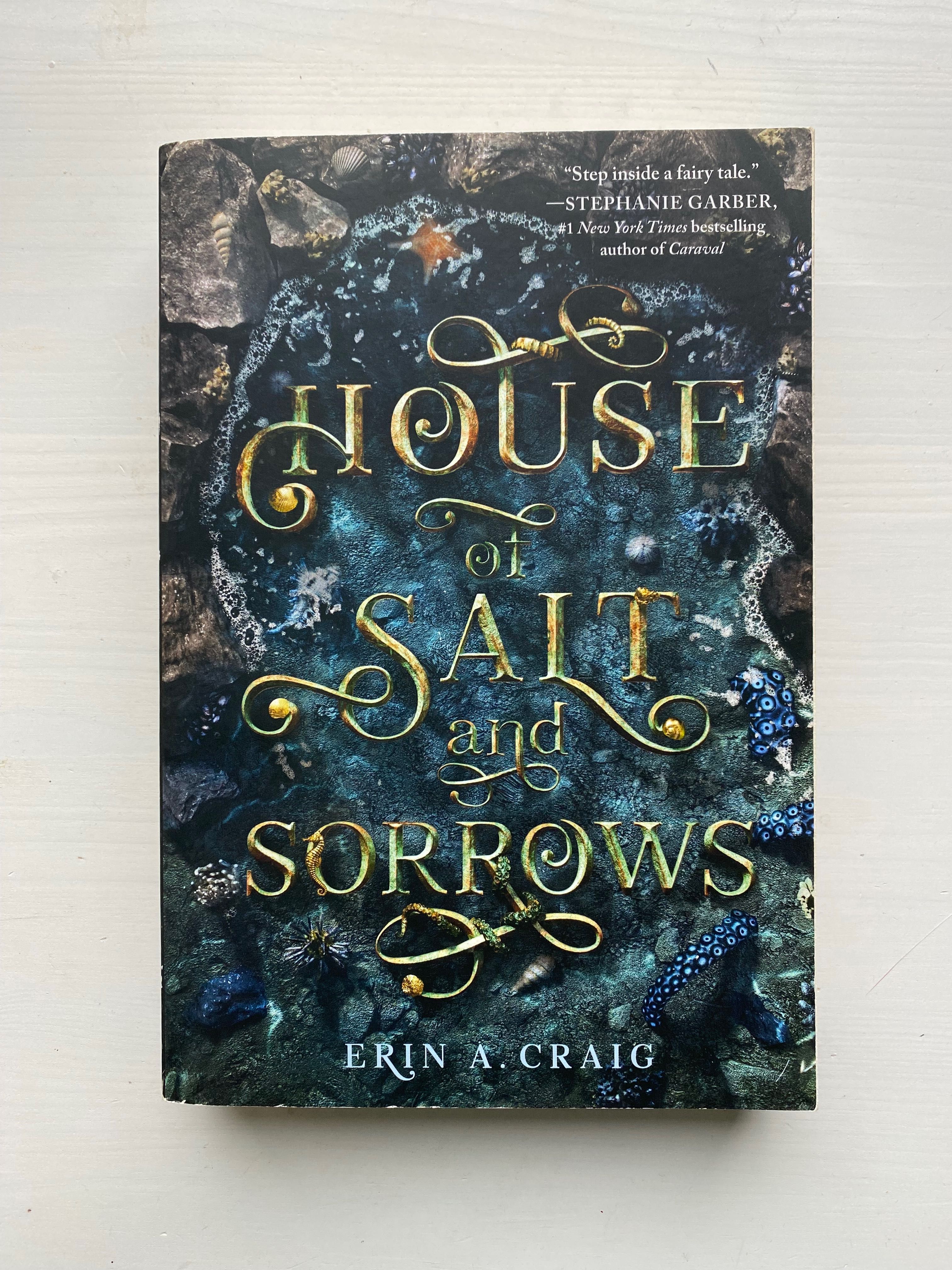 House of salt and sorrow - книга на английски