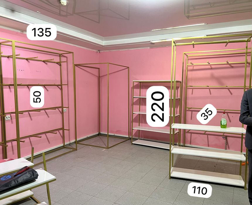 Вешалка напольная, ресепшен, шкаф. Оборудование