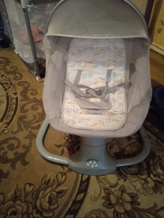 Продам шезлонг в хорошем состоянии ,все работает.