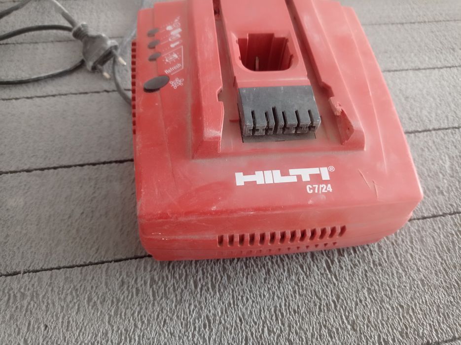 Încărcător Hilti