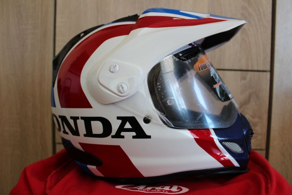 Каска Arai Tour X4