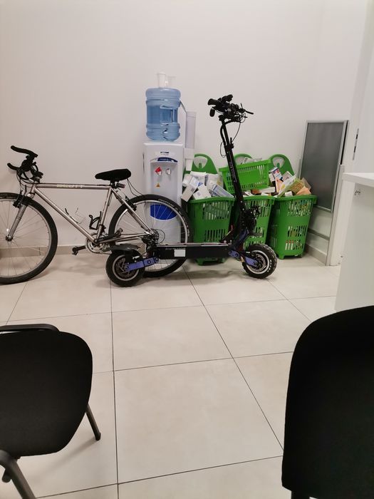 Vând trotineta electrica sau schimb cu jbl ultimate 1100